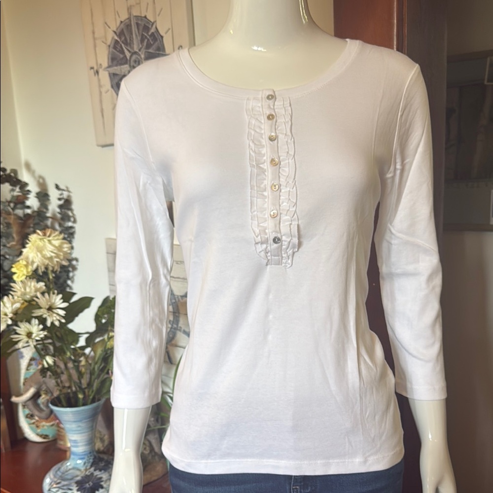 NWt northern reflections size small Women's White Button-Front Top